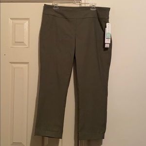 Tribal Fia Pull On Cuffed Capri Pants